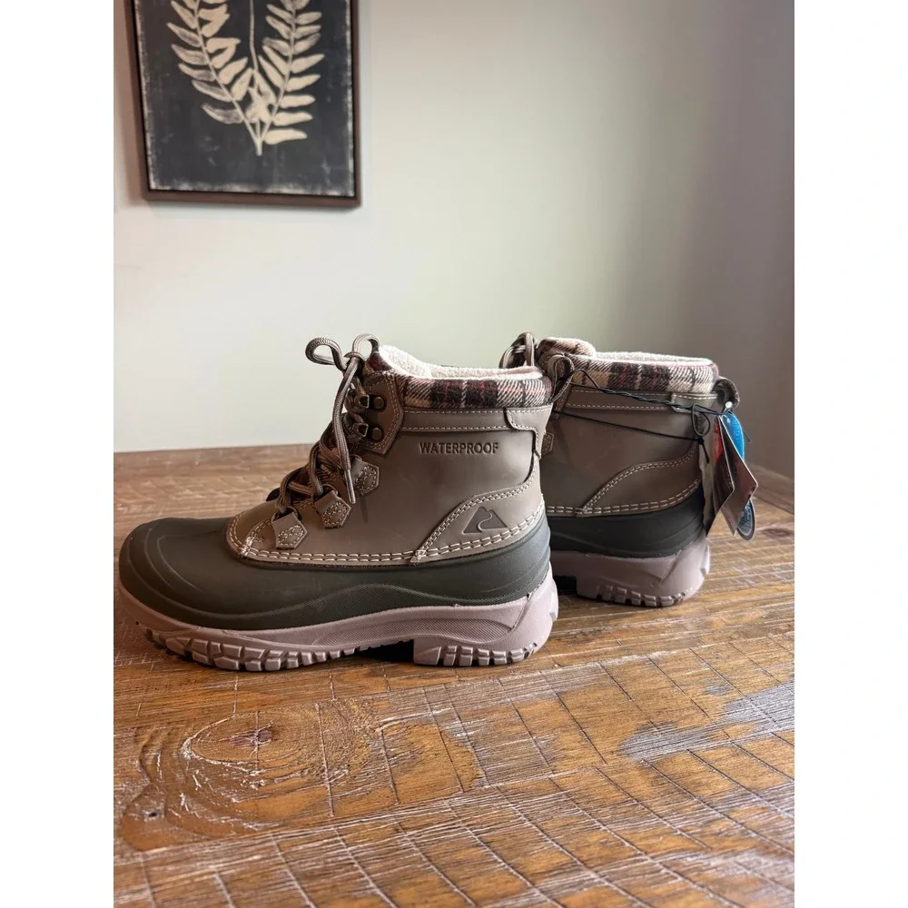 NWT Ozark Trail Womens Boots Olive Waterproof Leather 9 Snow Hiking Outdoor Duck